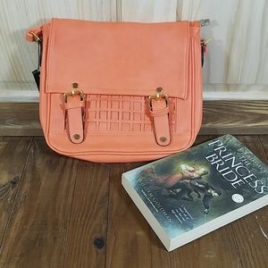 MoDA Crossbody Bag